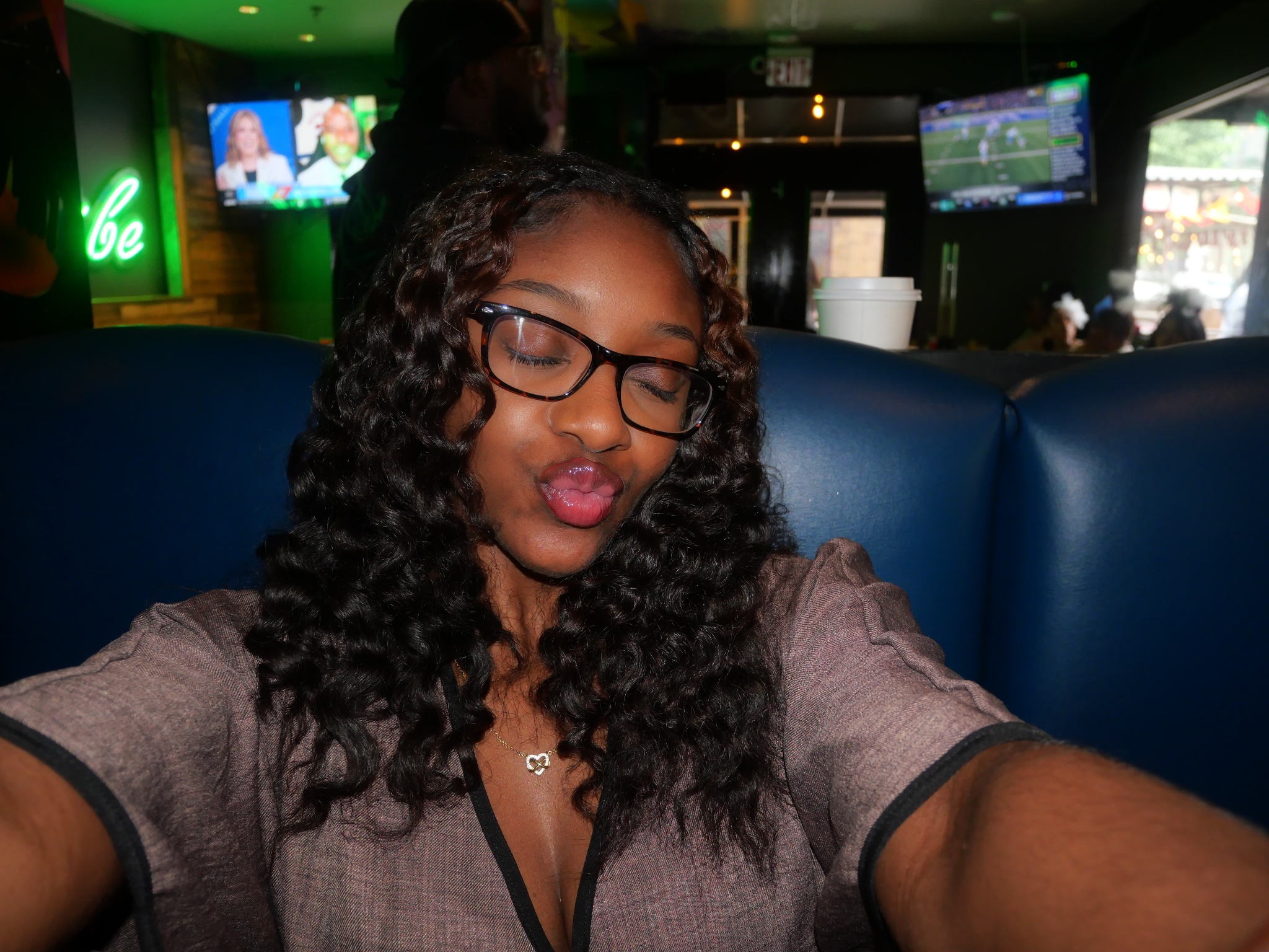 SHERNIYA RAGSDALE